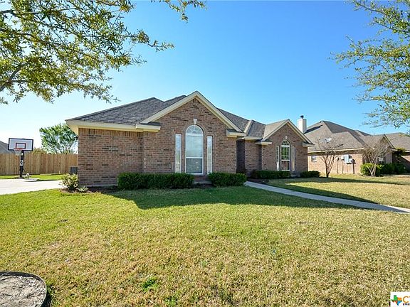 3rd image of 110 Arbor Dr