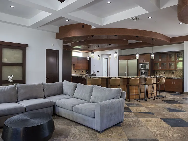 17 Soaring Bird Ct — Photo 10