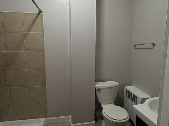 4th image of 655 Franklin St #1