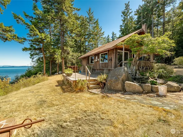 81 Eliza Island, Bellingham, WA 98226