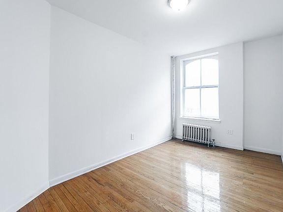 3rd image of 32 Joralemon St #126