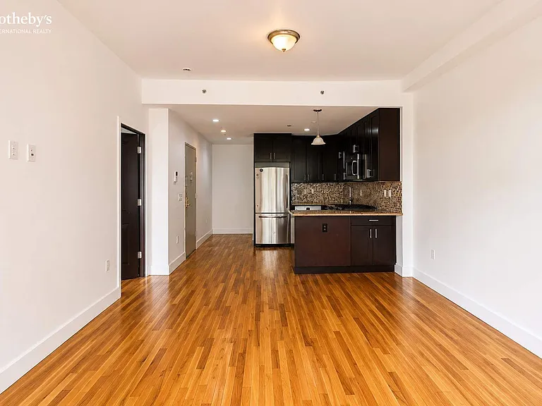 225 E 111th St #3B — Photo 2