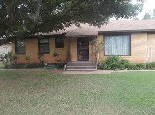 609 Navajoe Rd, Altus, OK 73521