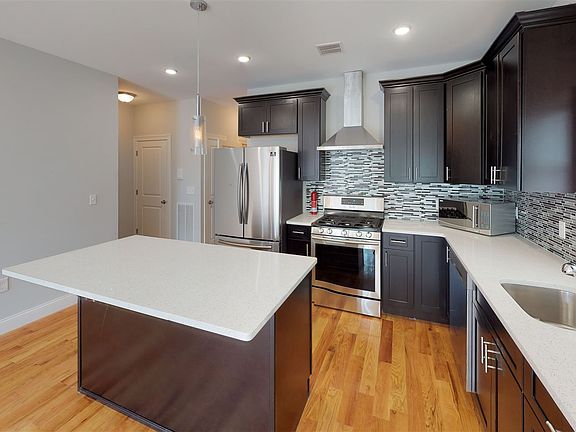 188-Bartholdi-Unit-1-Kitchen