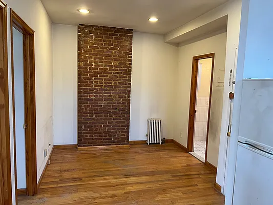 Rented by Roz Khan, LREB | media 1