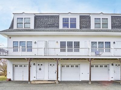 19 Railroad St APT E2, Acton, MA, 01720