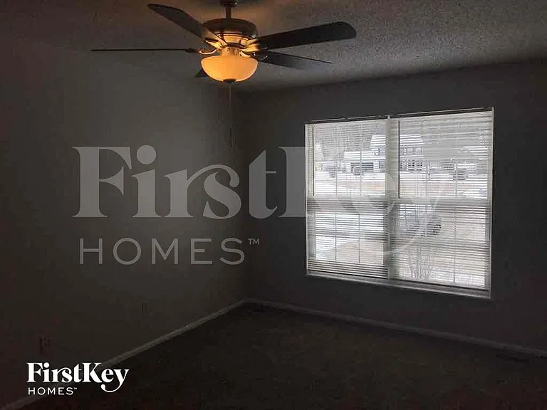 4801 Greenburg Dr — Photo 9