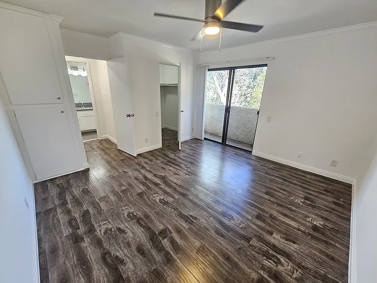 7523 Hollywood Blvd — Photo 17
