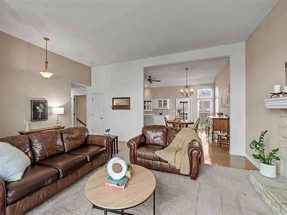 2nd image of 15642 Riley St