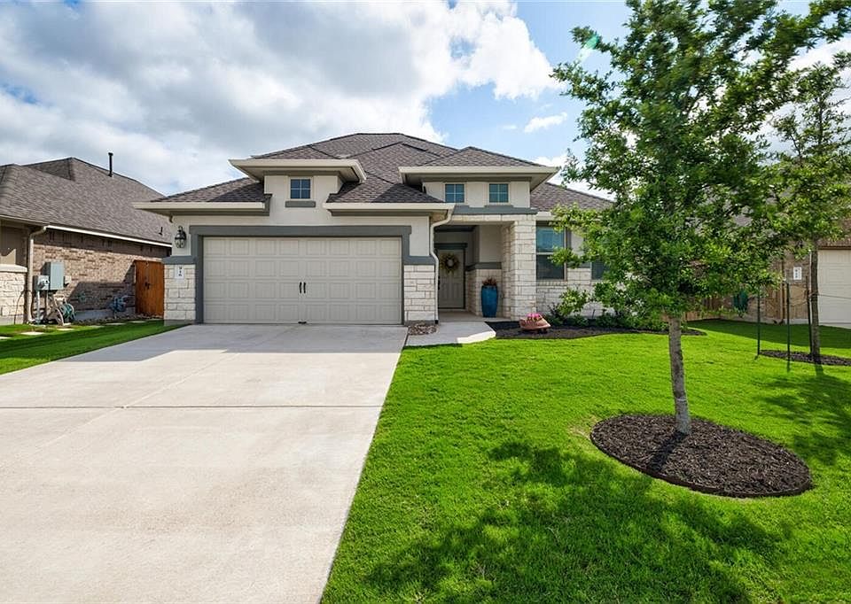 1st image of 916 Zacarias Dr