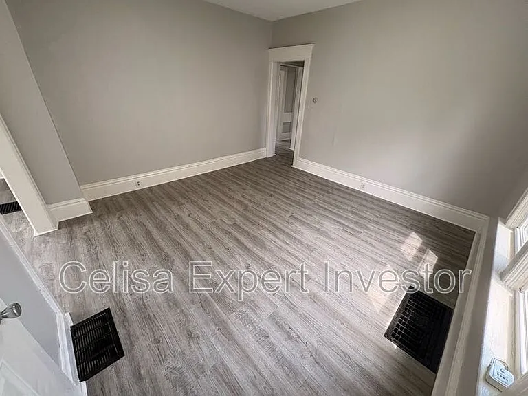 448 W Wildwood Ave — Photo 2