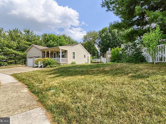 2nd image of 41 Woodmyre Ln