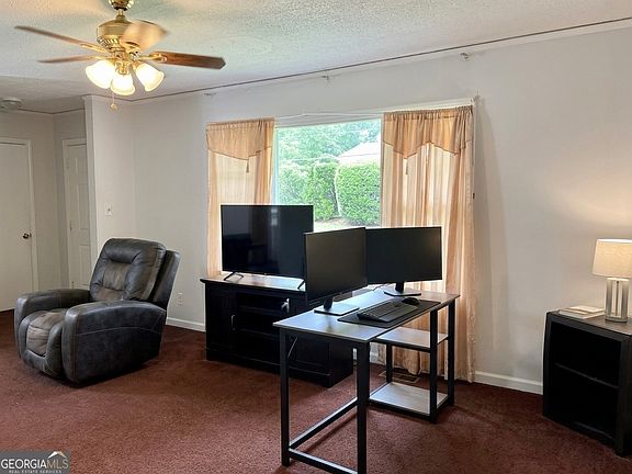 4th image of 2171 Lilac Ln