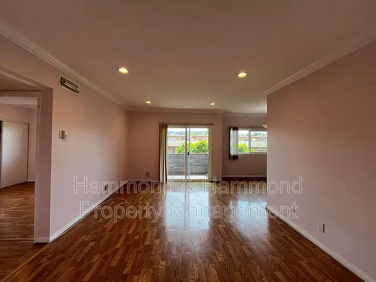 5400 Newcastle Ave #43 — Photo 6