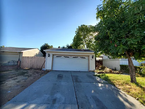 1842 Macduee Way Photo 1