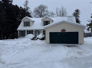 14242 Hill St, Presque Isle, MI 49777