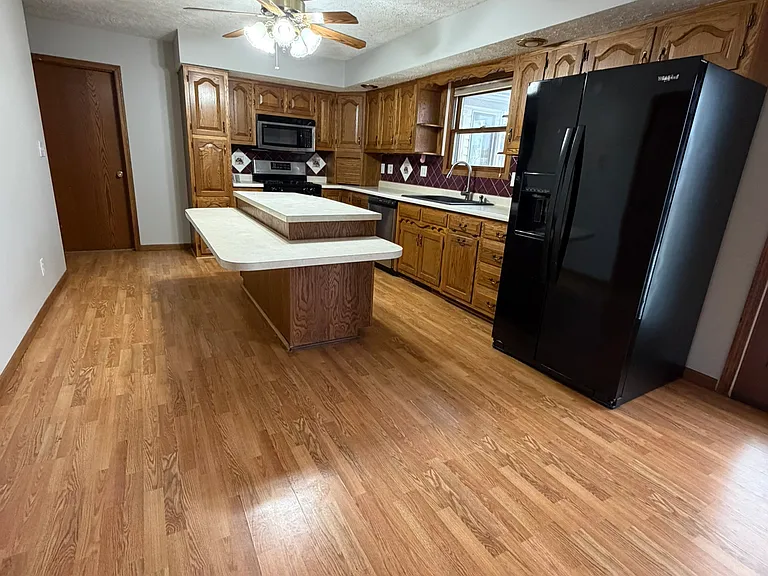 160 Pettyville Rd — Photo 4
