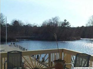 96 Yardarm Ct, Bayville, NJ 08721