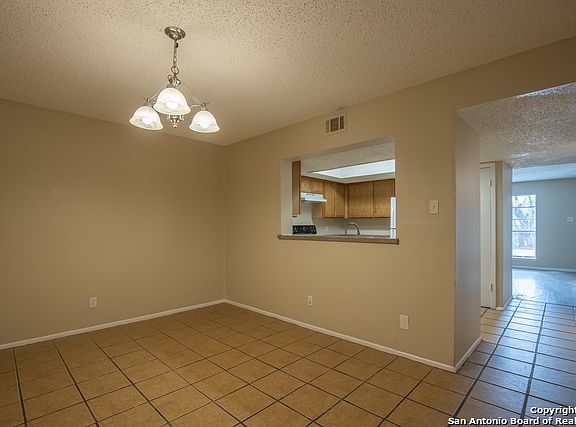 4th image of 403 Hartline Dr APT 5