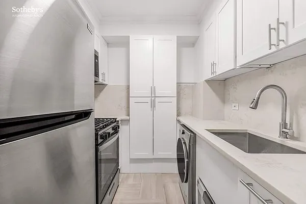 Sold by Sotheby's International Realty | media 14