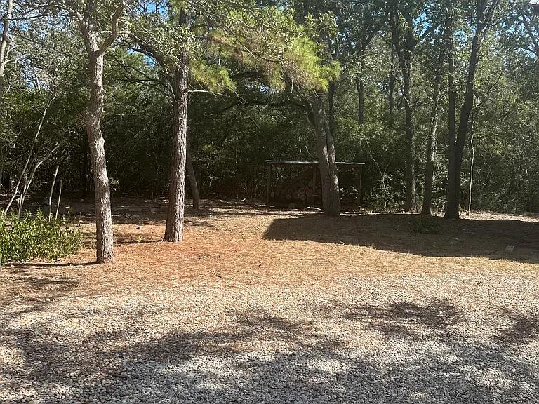 Side grounds with fireplace rack
