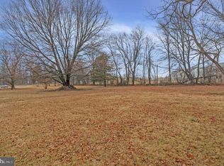 S King St, Leesburg, VA 20175