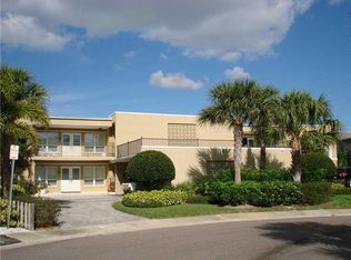 210 Dolphin Pt APT D, Clearwater Beach, FL 33767
