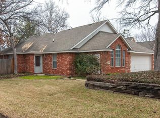 1204 Greendale Dr, Bedford, TX 76022