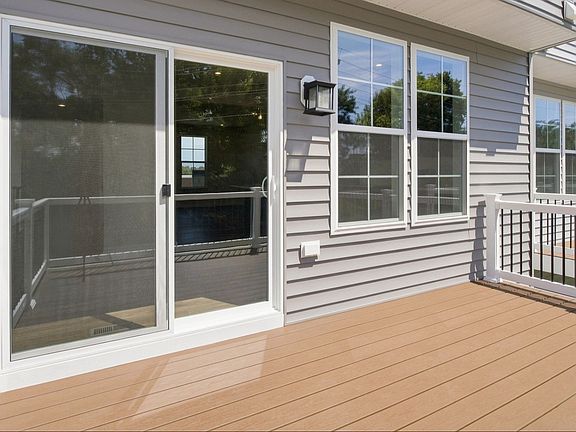 5th image of 249 Monteith Dr