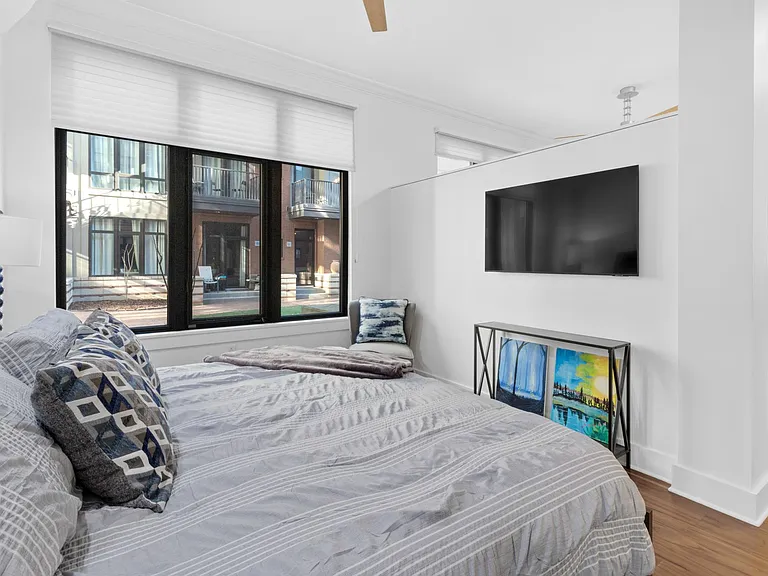 129 Walnut St #105 — Photo 10