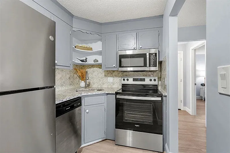 1 bed, 1.0 bath, 725 sqft, $1,550 — Photo 3
