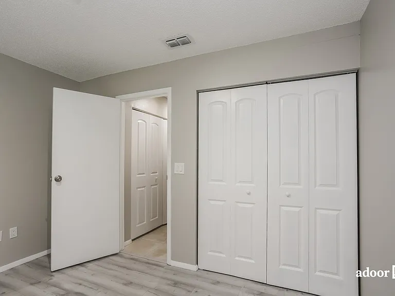 11329 Maybrook Ave — Photo 10