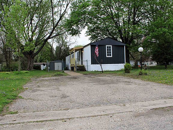 2nd image of 3450 Zircon Ln