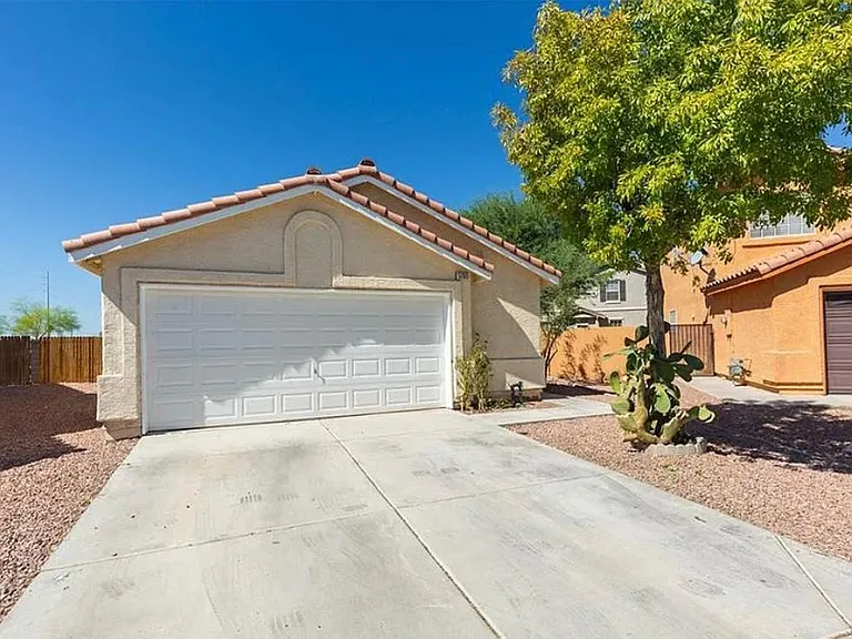 5265 Marauder Ct — Photo 3