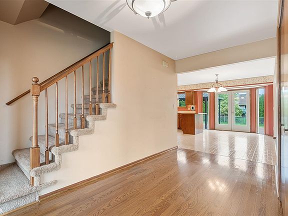 5th image of 15745 Camden Dr