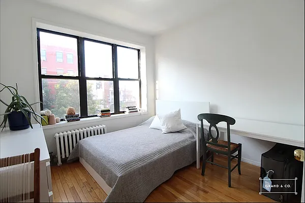 Rented by Grand & Co. | media 10