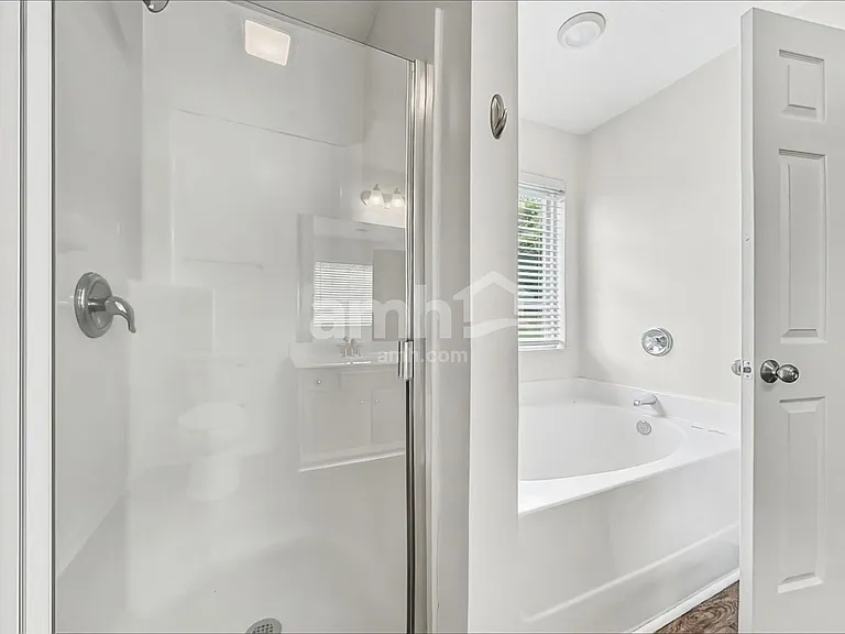 916 Springs Hill Way — Photo 12