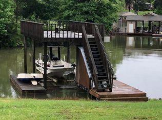 120 Club House Dr, Moneta, VA 24121