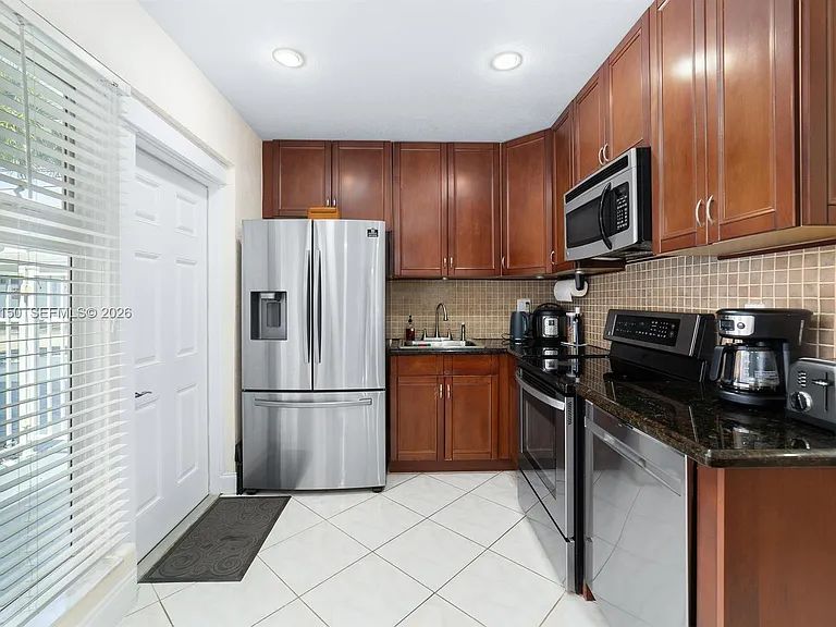 4521 NE 21st Ave #1 — Photo 7