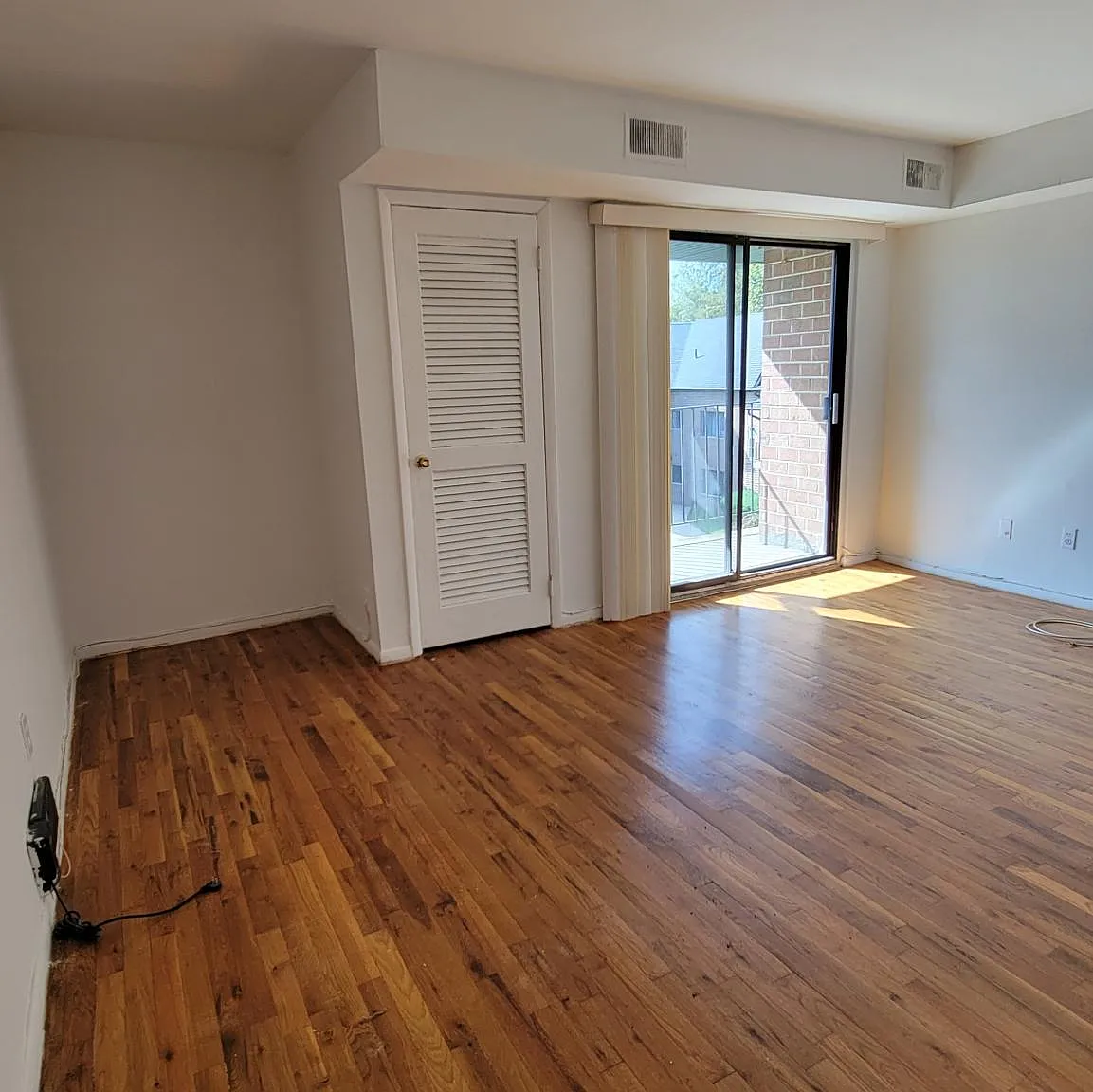 25 Bay Ter — Photo 3