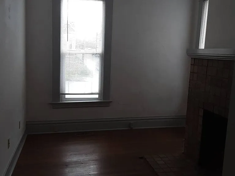 511 E Chestnut St — Photo 12