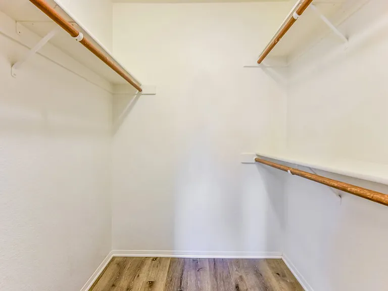 2641 E Isabella Ave — Photo 13