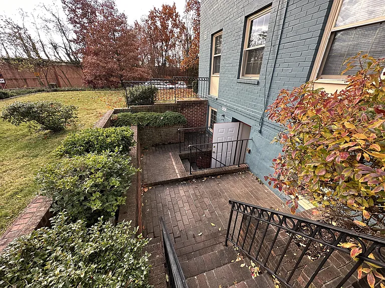 907 Church St — Photo 18