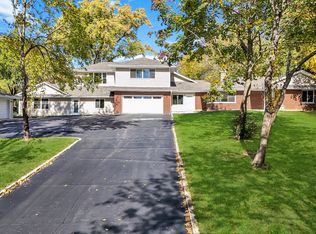 28W360 Roosevelt Rd, Winfield, IL 60190