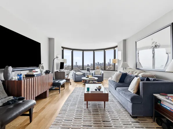 330 East 38th Street image 1 of 9