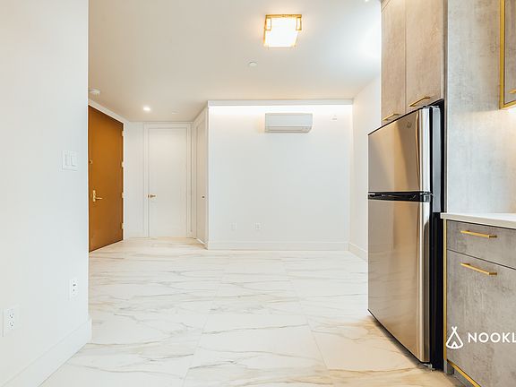 5th image of 130 Graham Ave #4F