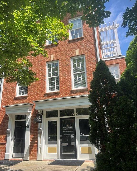 1st image of 211 E Lewis St