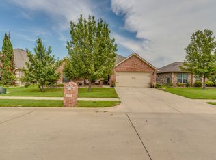 414 Silver Mine Dr, Justin, TX 76247
