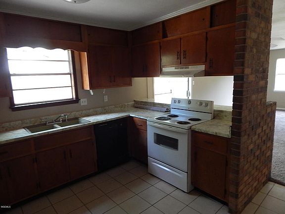 5th image of 2325 Heritage Dr