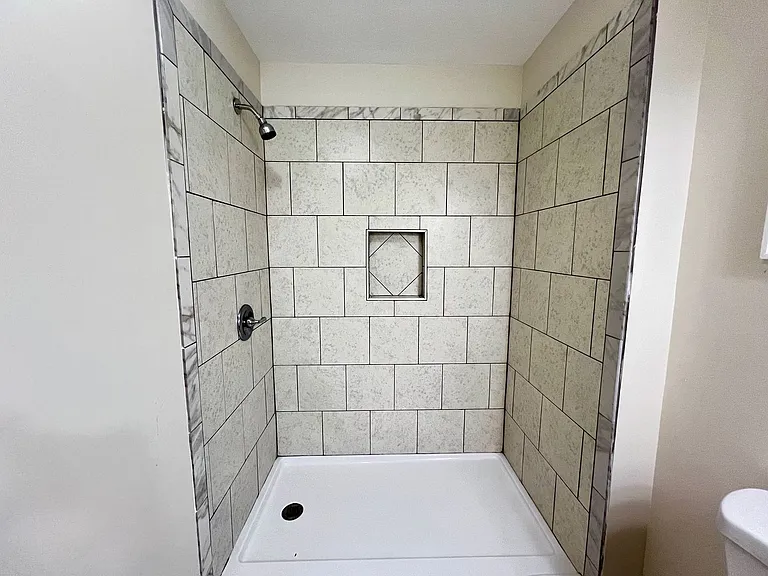 308 N Washington St — Photo 12
